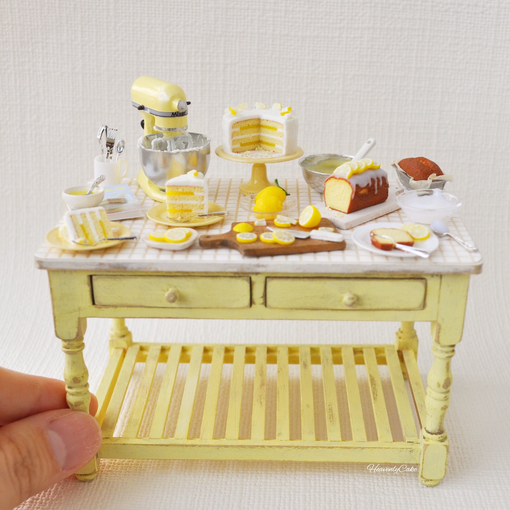 レモンテーマのワーキングテーブル🍋 HeavenlyCake miniatures