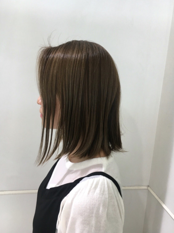 ブリーチなしで透明感を出すならスモーキーアッシュ airスタイリスト志喜咲子 ブリーチなしで透明感を出すならスモーキーアッシュ airスタイリスト志喜咲子
