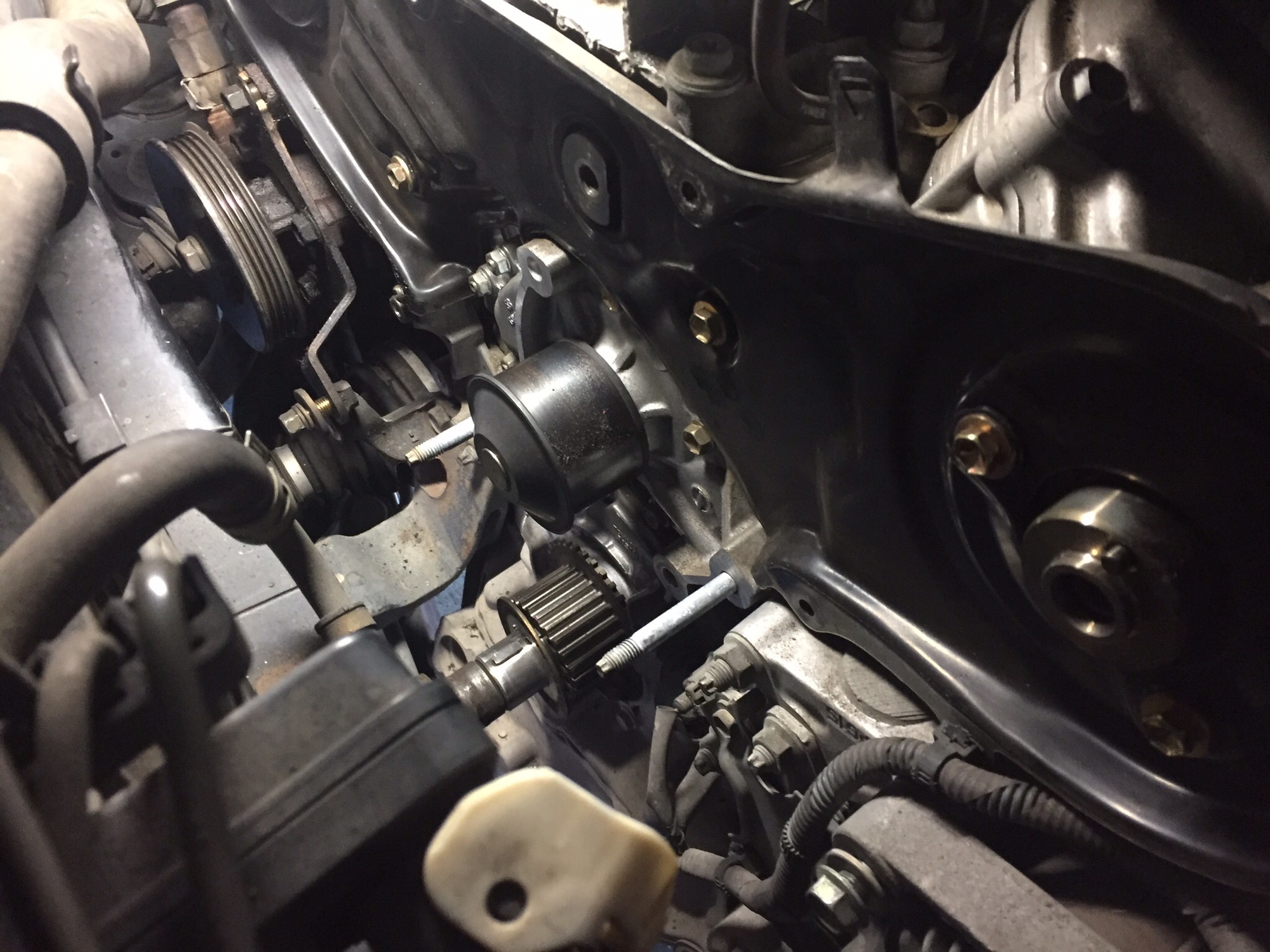 トヨタ V6 タイミングベルト交換 オイル漏れ修理 | Custom2