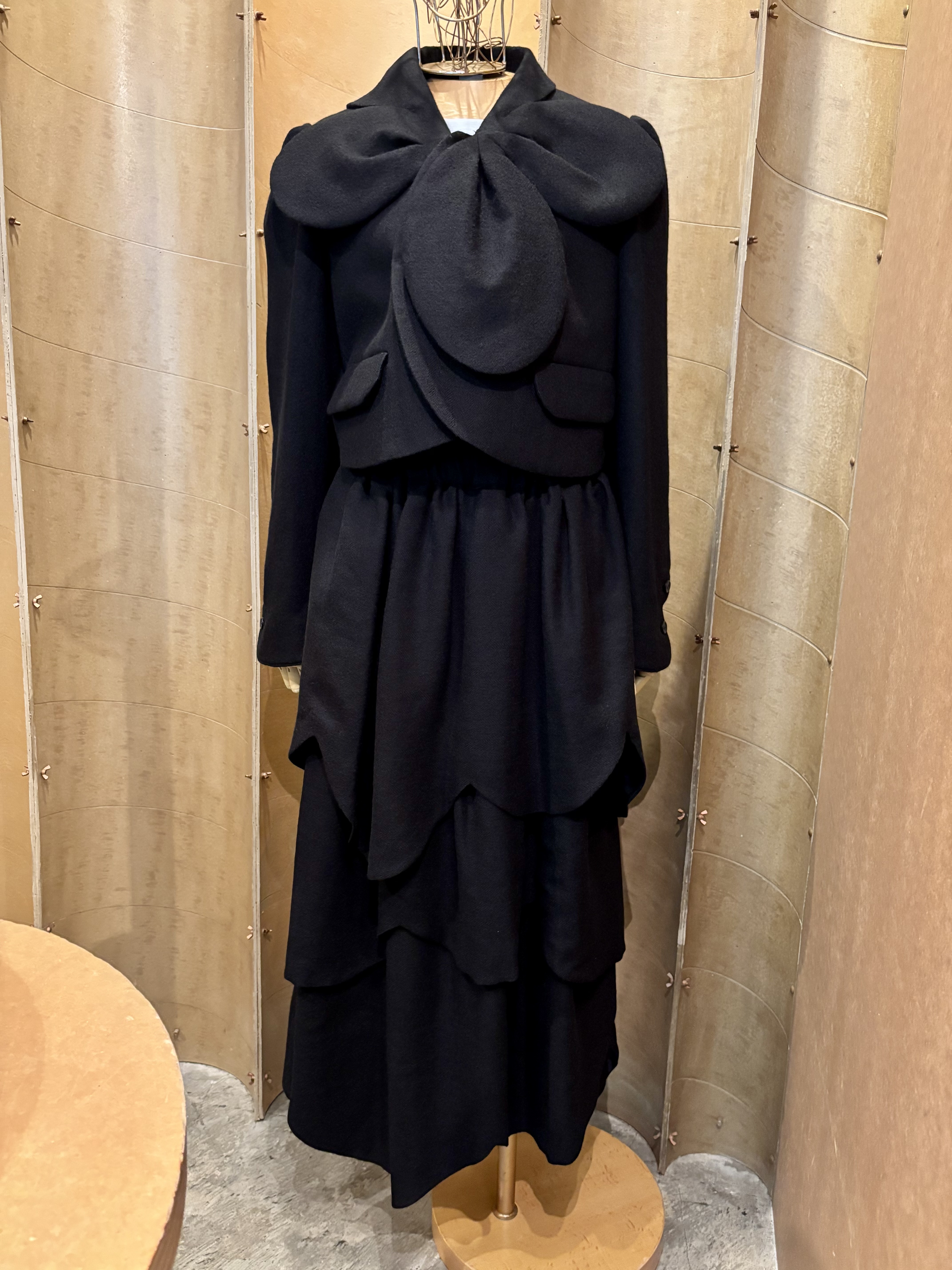❖kei ninomiya❖AD2019❀希少Lサイズ❀3段プリーツ❇アシメ ❖kei ninomiya❖AD2019❀希少Lサイズ❀3段プリーツ❇アシメ noir