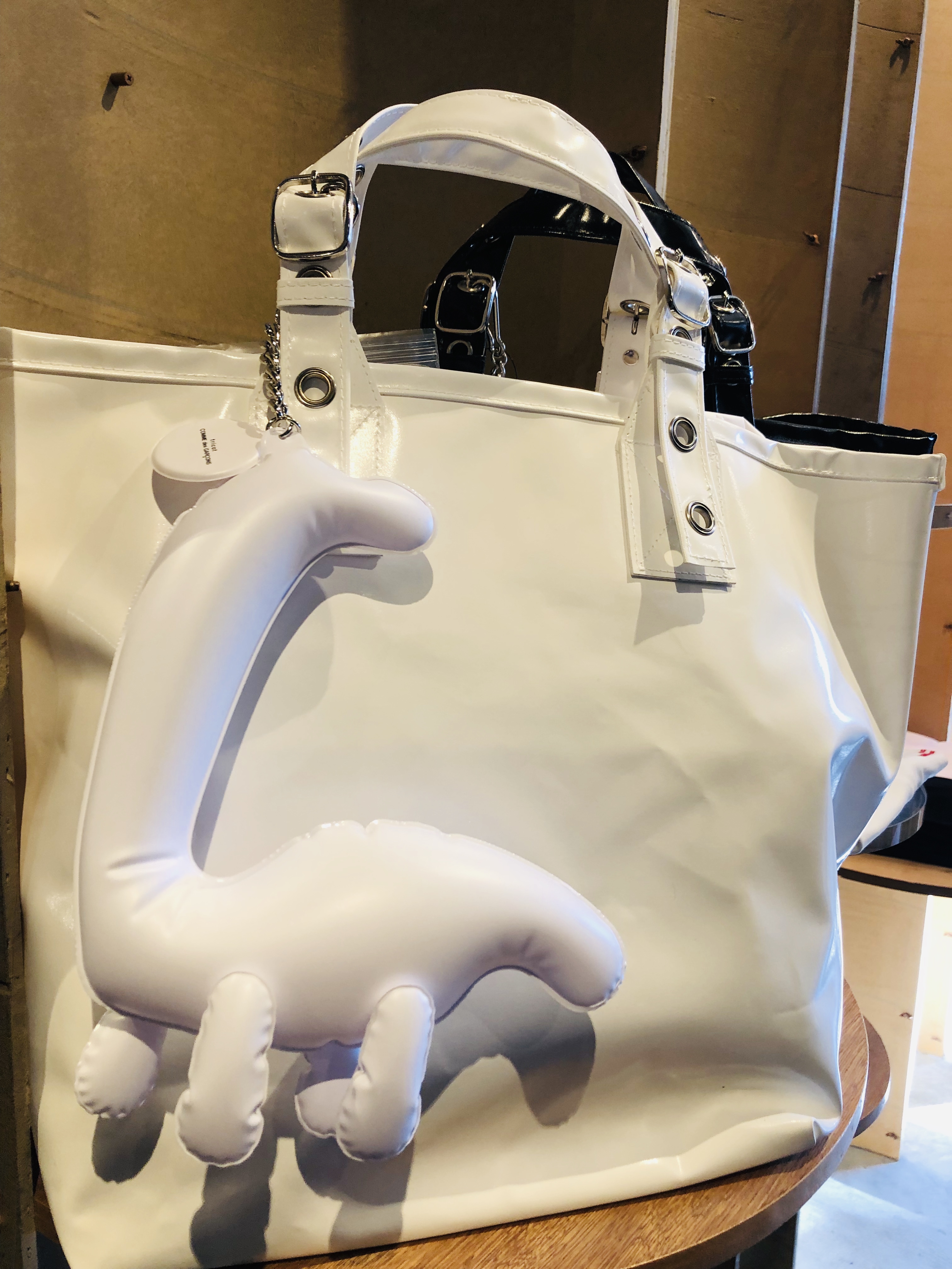 塩化ビニール×恐竜バルーントートバッグ | SIX6 TADA ブログ