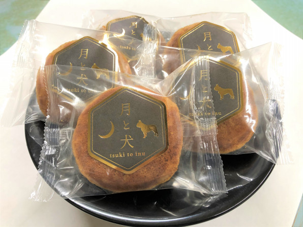 月と犬 藤屋窓月堂