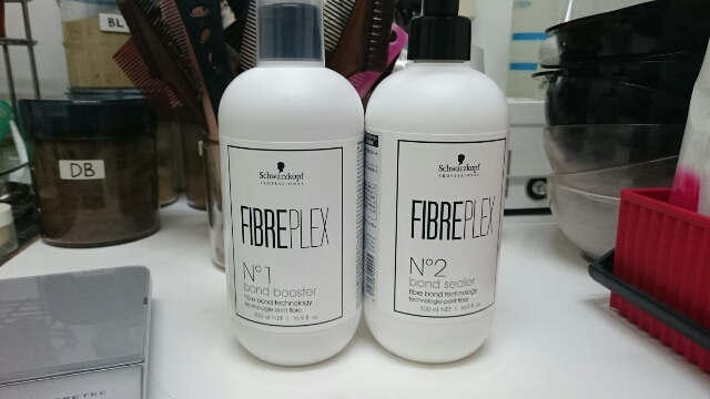 話題のファイバープレックスを使用してブリーチオンカラー