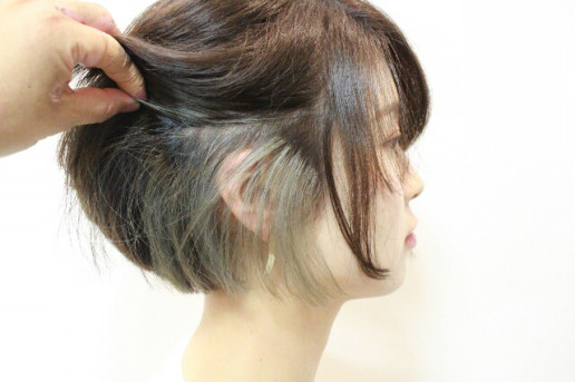 断髪 ショーボブにシルバーインナーカラー Satoshi Motosawa Decohair 断髪 ショーボブにシルバーインナーカラー Satoshi Motosawa Decohair