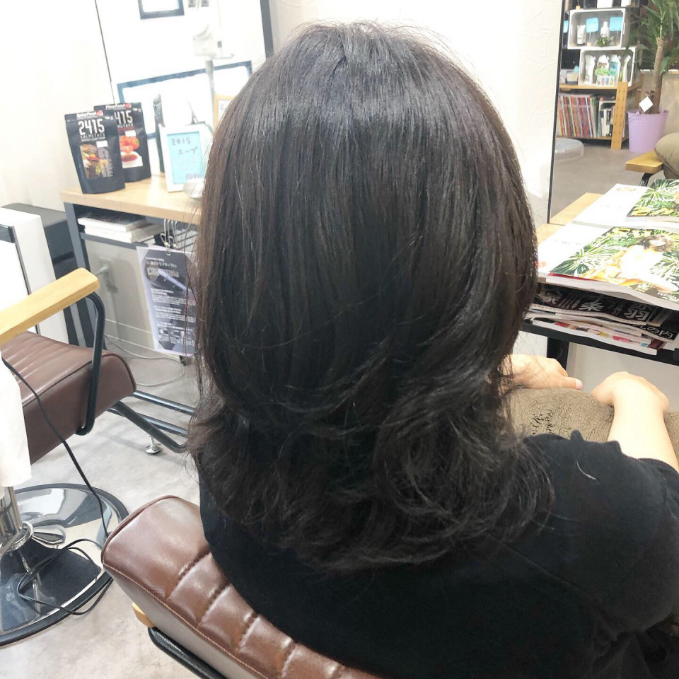 ブルー ベージュ モノトーンの6レベルで暗髪hair Fura Re フラリ ヘアカラー 髪質改善に特化した新小岩駅近くの美容室 ブルー ベージュ モノトーンの6レベルで暗髪hair Fura Re フラリ ヘアカラー 髪質改善に特化した新小岩駅近くの美容室