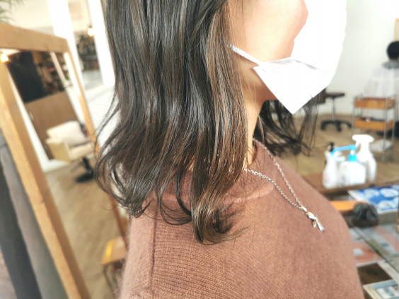 ミントグレー インナーカラーのヘアカラー Hands Have A Nice Day