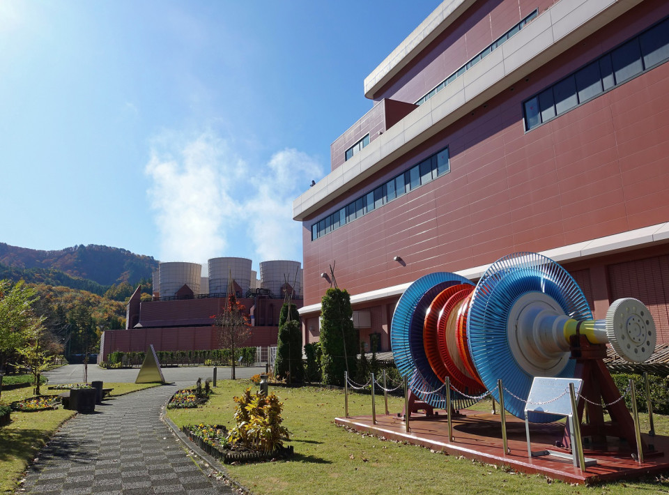 柳津町 柳津西山地熱発電所 19年 紅葉 次はいつ乗る 只見線 柳津町 柳津西山地熱発電所 19年 紅葉 次はいつ乗る 只見線