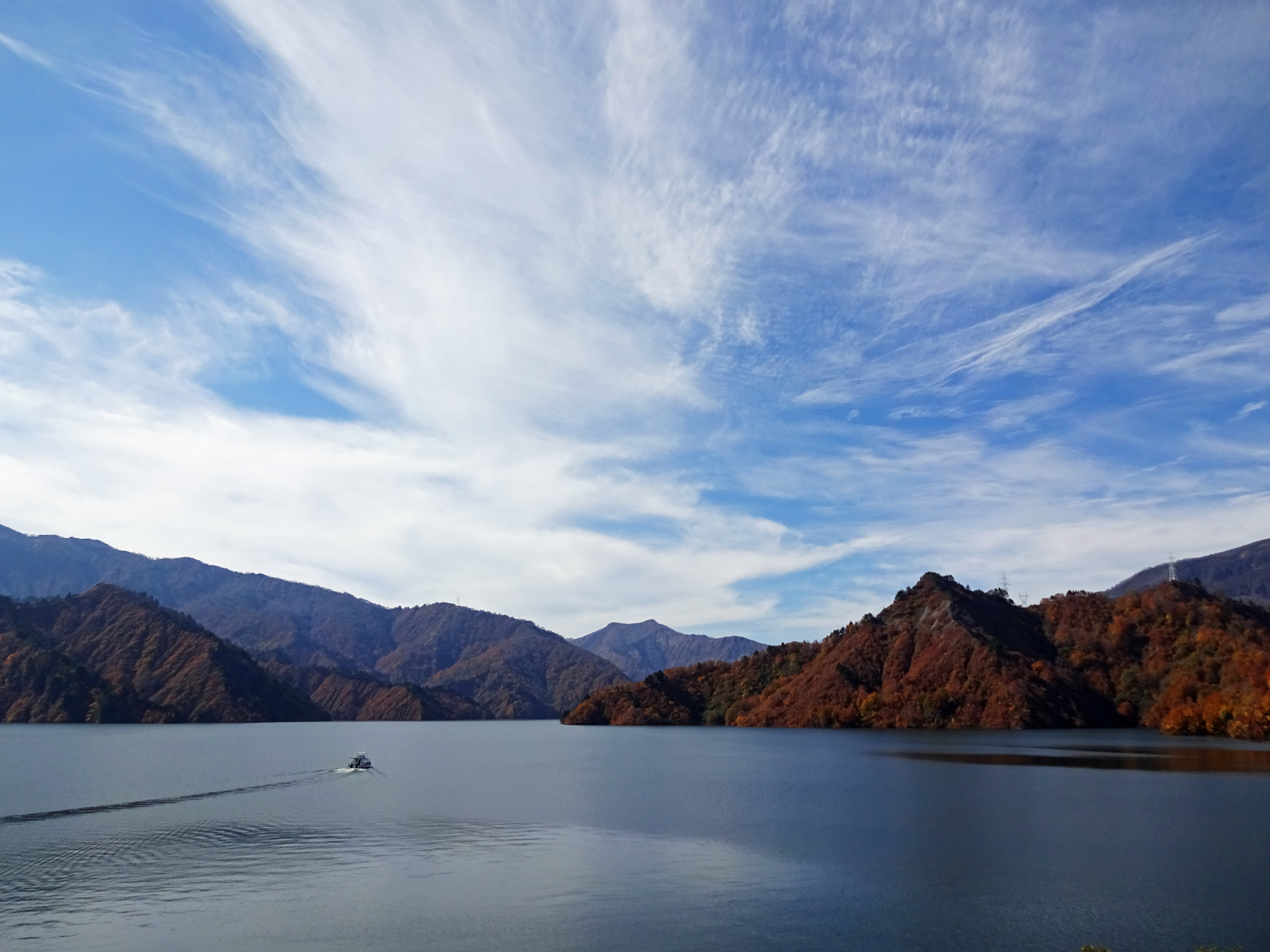 只見町「田子倉ダム」 2017年 紅葉 | 次はいつ乗る？ 只見線