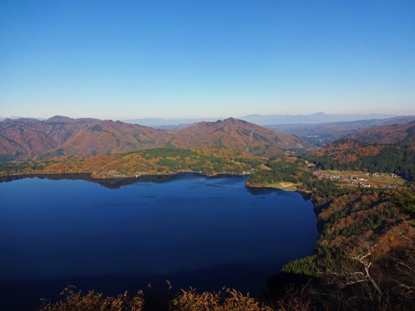 金山町 惣山 前山 周回トレッキング 17年 紅葉 次はいつ乗る 只見線