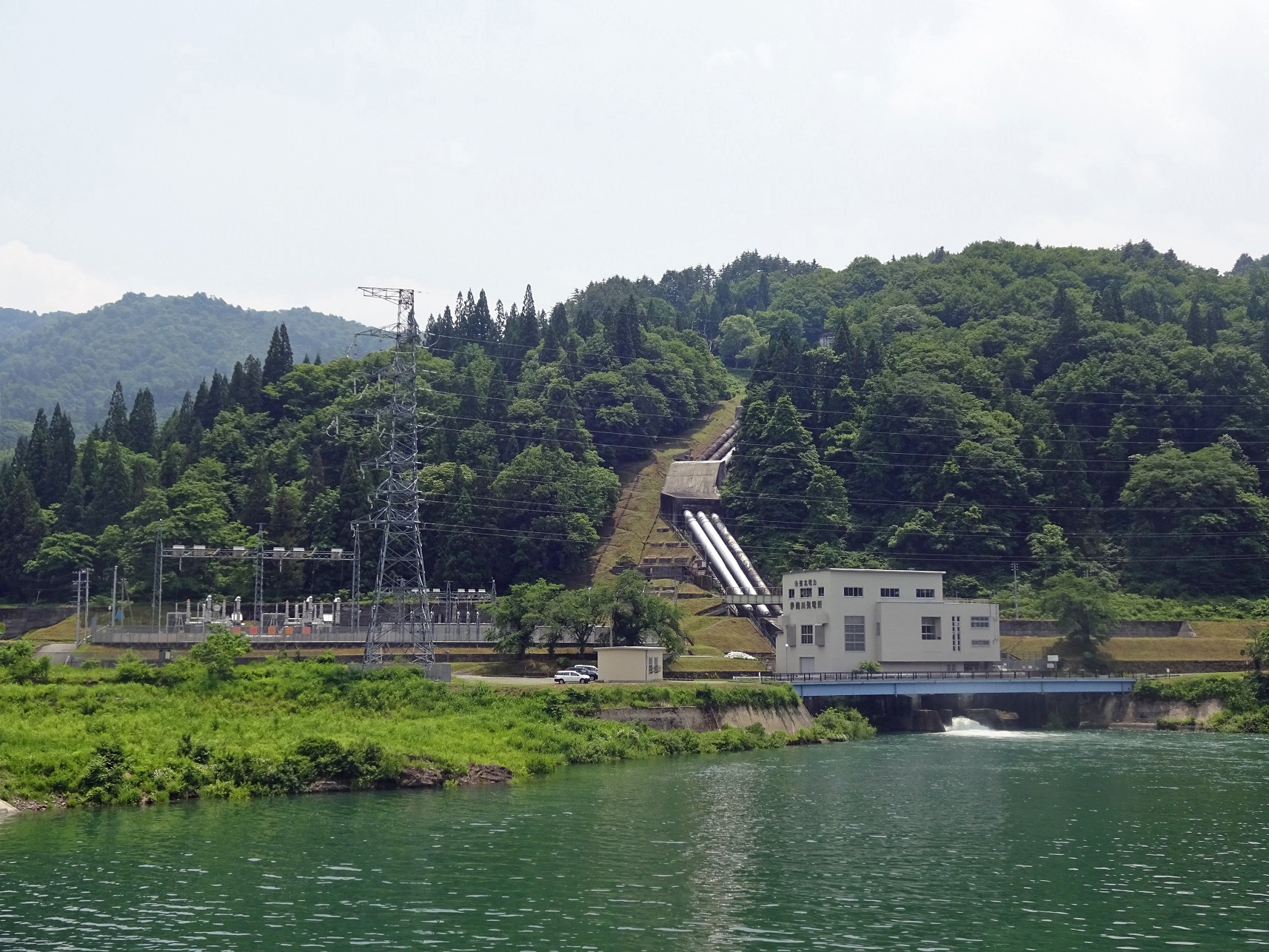 金山町「東北電力㈱ 伊南川発電所」 2017年 初夏 次はいつ乗る? 只見線 金山町「東北電力㈱ 伊南川発電所」 2017年 初夏 次はいつ乗る? 只見線