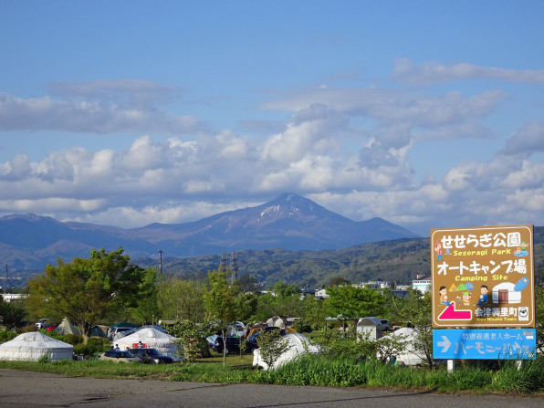 会津美里町 ソロキャンプ せせらぎ公園ｵｰﾄｷｬﾝﾌﾟ場 22年 春 次はいつ乗る 只見線