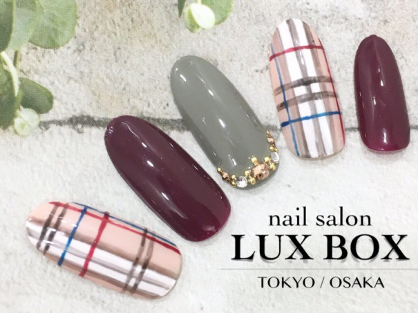 大人上品チェックネイル Lux Box 心斎橋本店