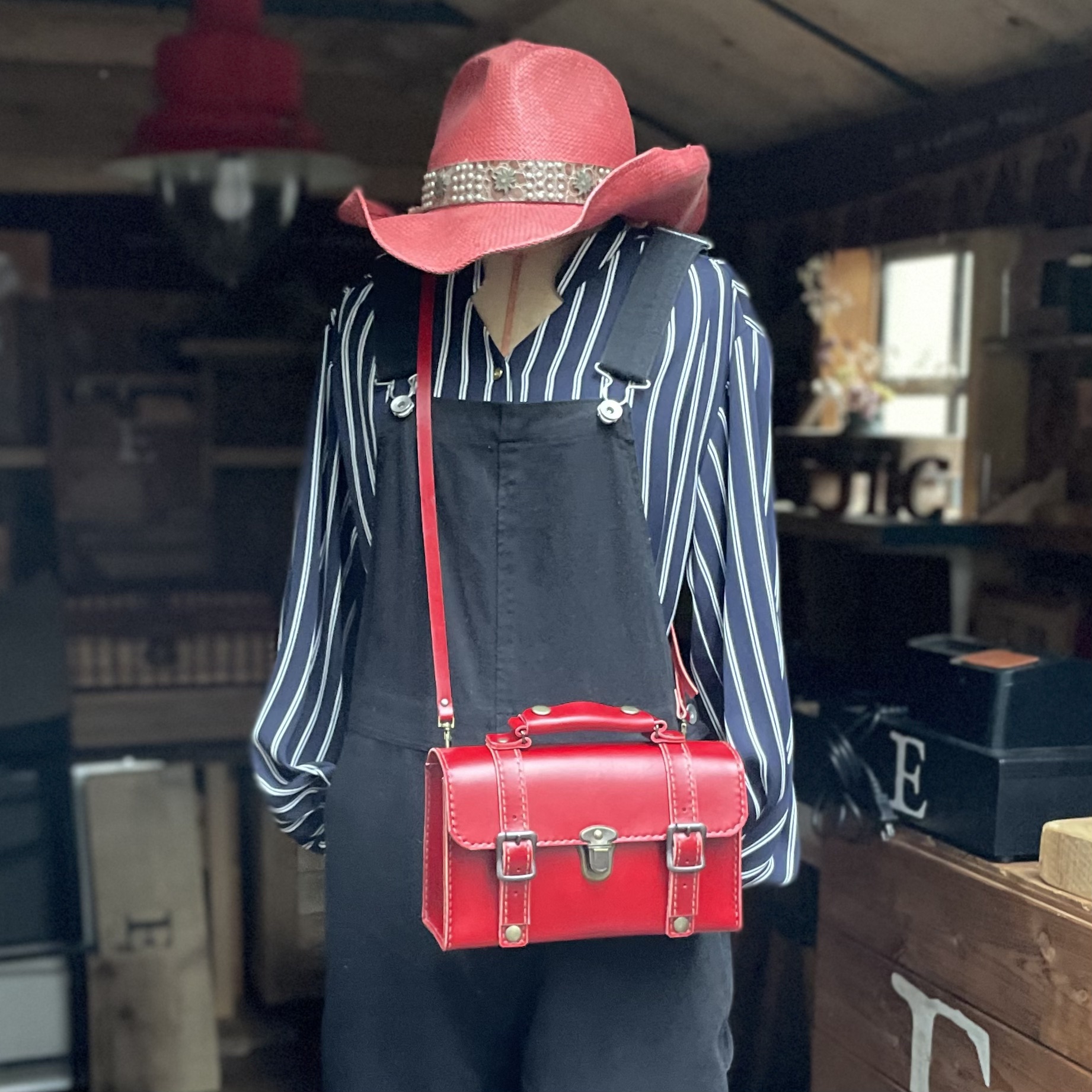 eri's Art エリさん ハンドメイド作家さんの手作り 革財布 赤茶&黄緑 愛するペット 革彫刻 全て手縫い レザーミニ財布 本牛革 三