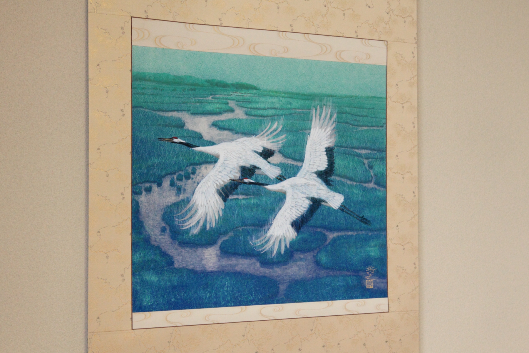 真作 西藤哲夫「飛翔」 日本画 額装 飛翔鶴 絵画 掛軸 西藤哲夫 「飛翔」 | 五番館 - GOBANKAN -