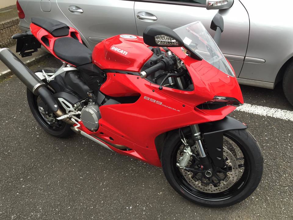 赤 Featured Listing - 1993 Kawasaki ZX-7 with under 9,000 miles