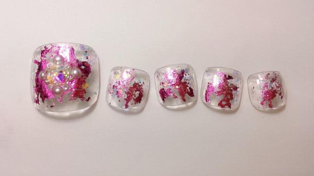 フットネイル ホイルアート Pink 中目黒のネイリストです フットネイル ホイルアート Pink 中目黒のネイリストです