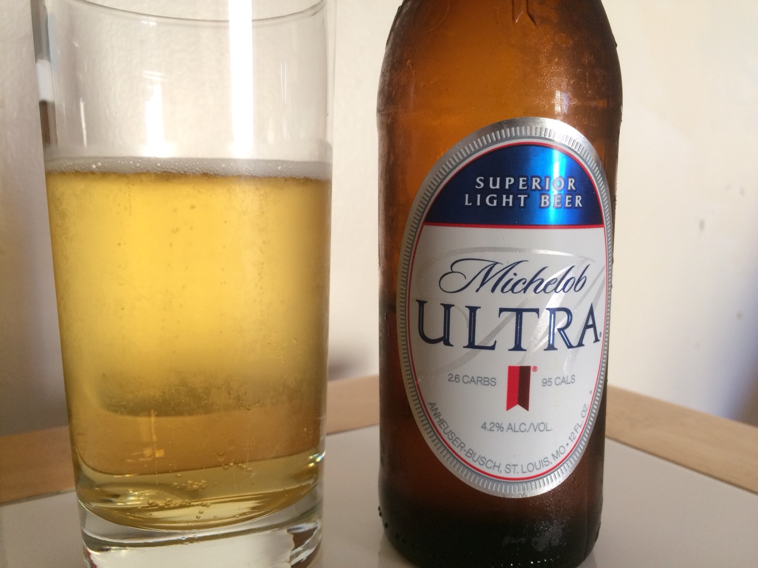 Michelob ULTRA | 毎日、ビールの最初のひと口を美味しく飲みたい。