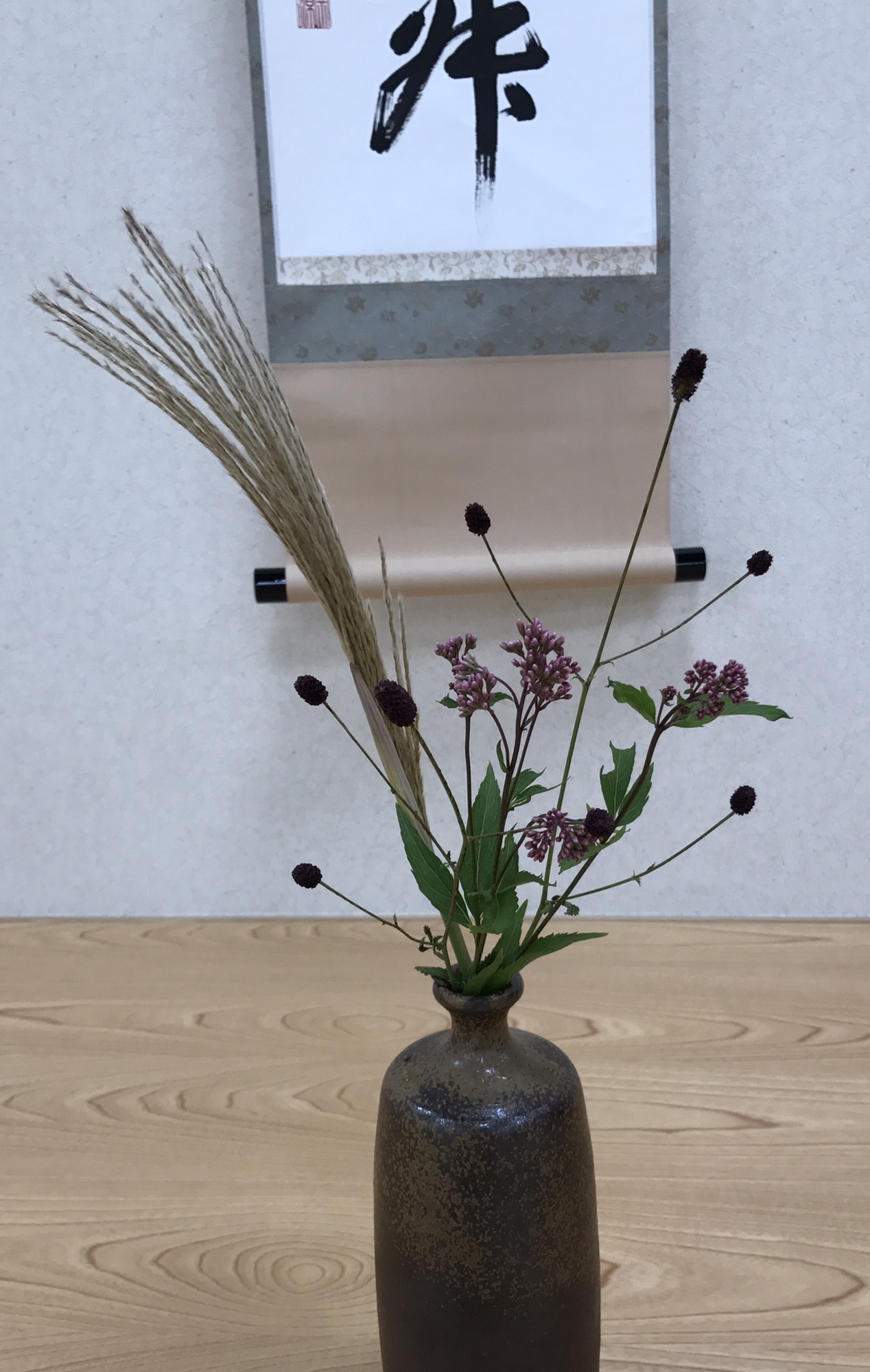 お茶花〔茶道のお花〕とフラワーアレンジメントの違い | 三日月