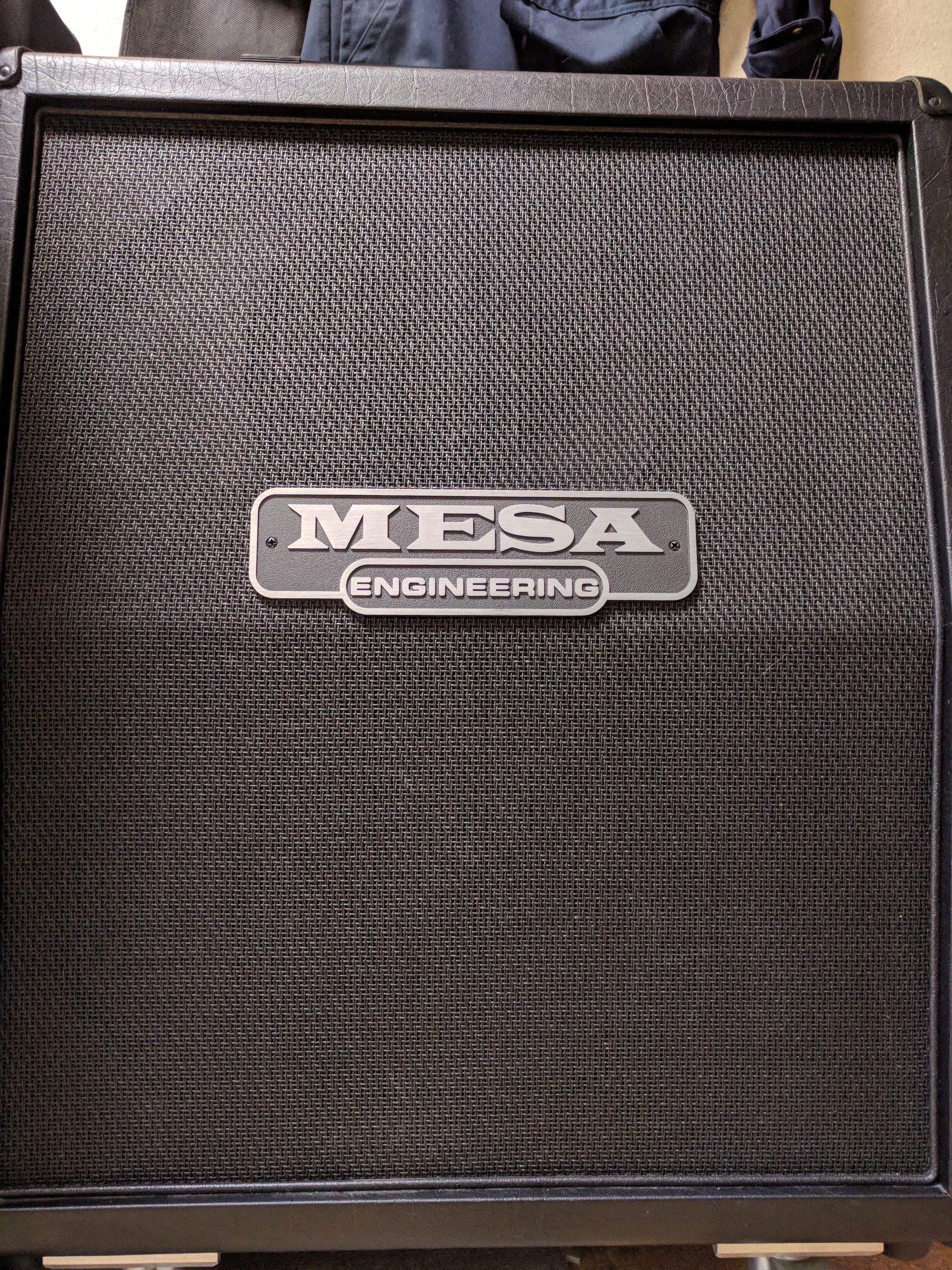 新しい友達のMesa Boogie 2x12 Rectifier Vertical Slant Guitar 