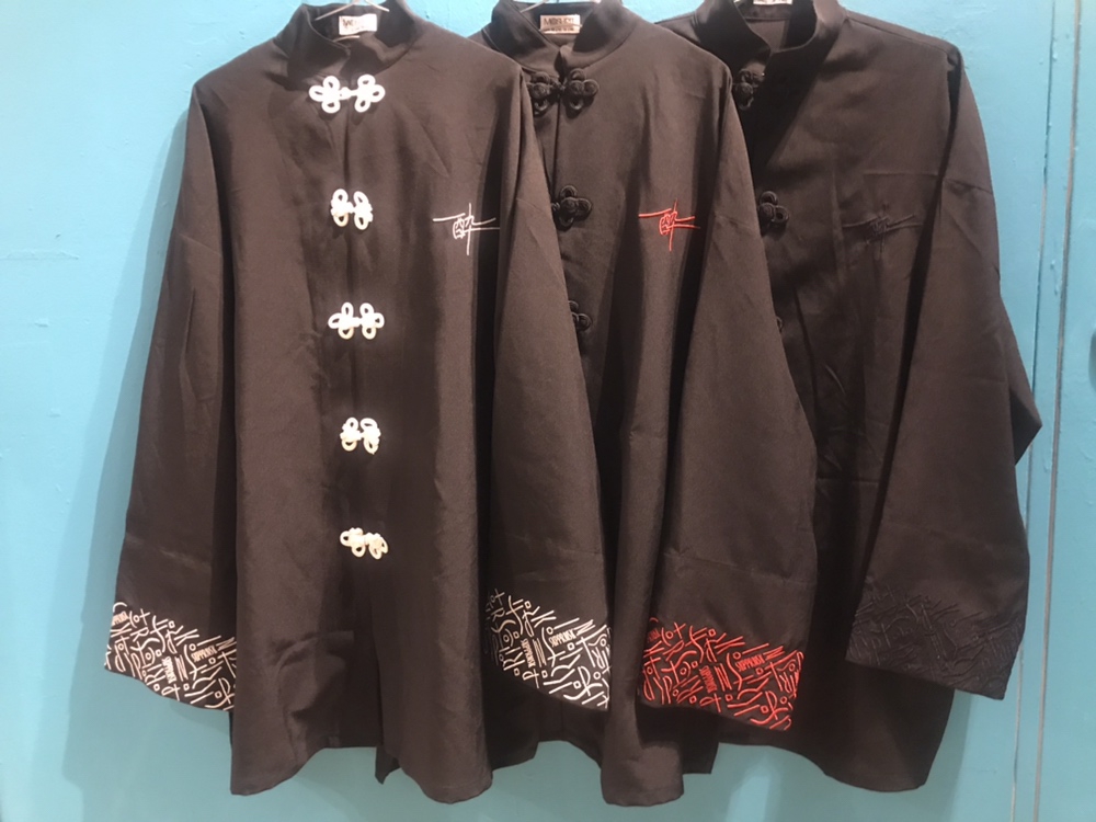 空きっ腹に酒 チャイナシャツ 空きっ腹に酒 チャイナシャツ 空きっ腹に酒 チャイナシャツ 刺繍 BLACK