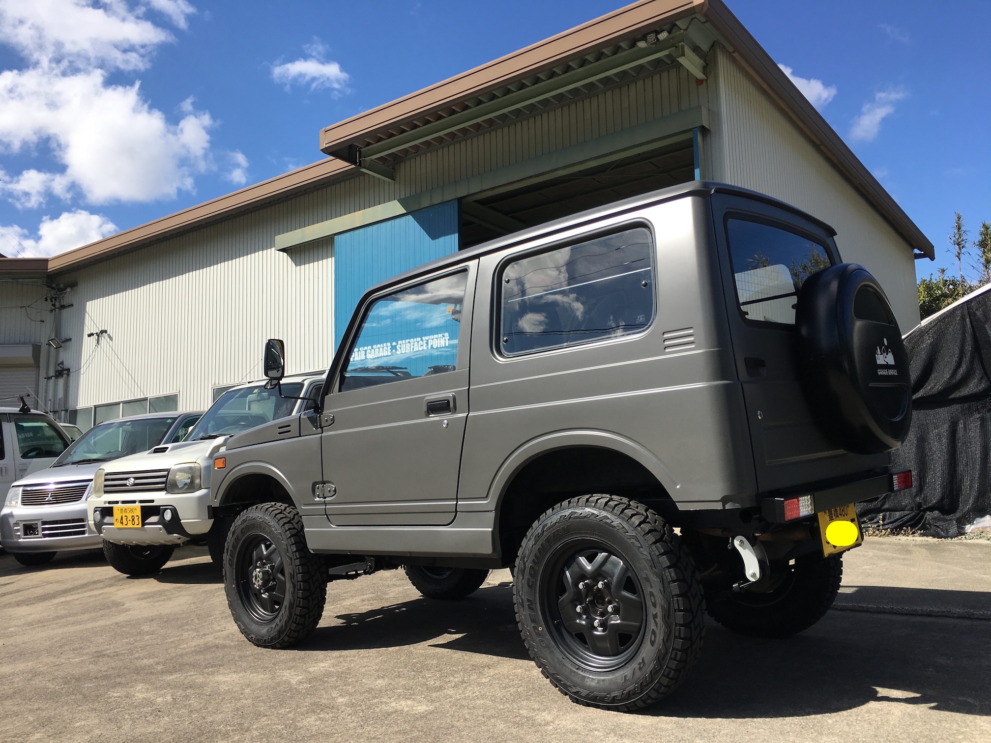 JA11 JA12 22用 フロント・リヤクォータ ー・内張り ブラック車両難燃 ジムニーJA11 JA12 22用 フロント リヤクォータ ー 内張り4枚