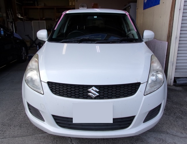 ! a ZC72S スイフト スズキスイフト フロントガラス 走行 15.073km 純正 [即決] スズキ・スイフト(ZC72S)の飛び石によるフロントガラス交換事例