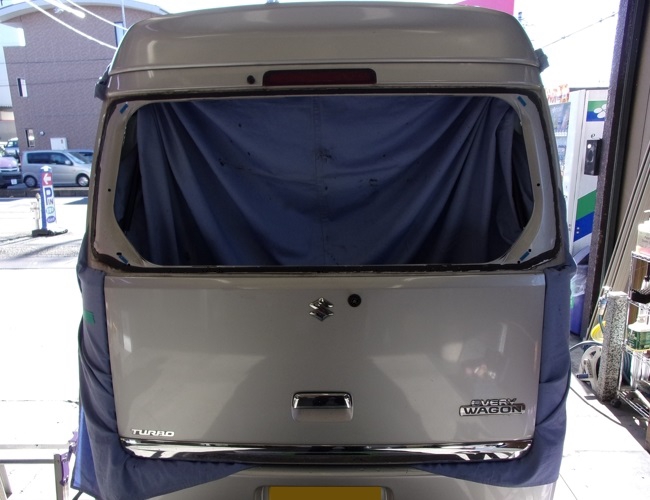 引き取り歓迎・DA64Vエブリー バックドア ガラス・リア ゲート ガラス 引き取り歓迎・DA64Vエブリー バックドア ガラス・リア ゲート ガラス