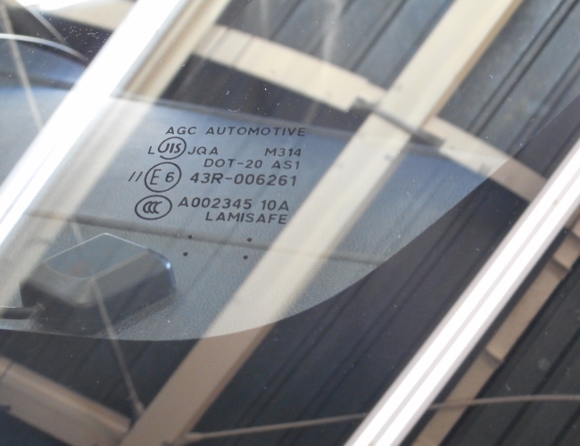 三菱・RVR(GA3W)飛び石によるフロントガラス交換事例 | ジャパンオート