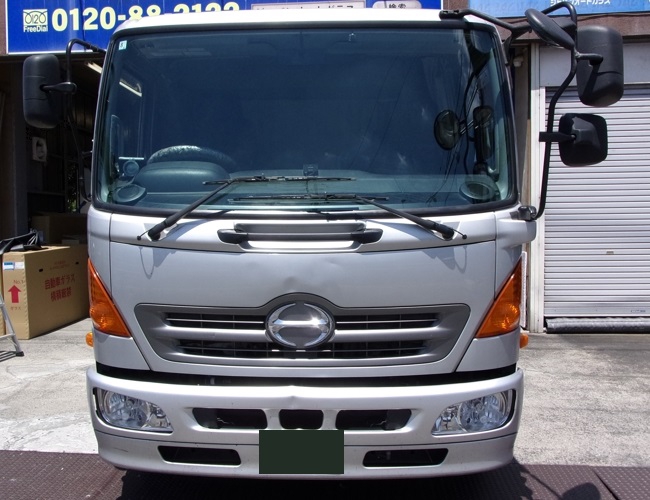 日野・レンジャー（FD9JLA）飛び石によるフロントガラス