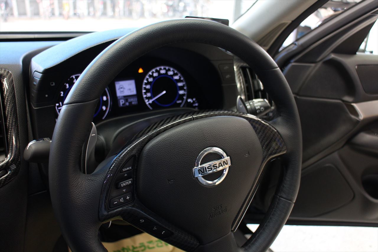 V36スカイラインセダンにパドルシフトをinstall アクセスエボリューション用賀店 カーコーティング カーメンテナンスの専門店