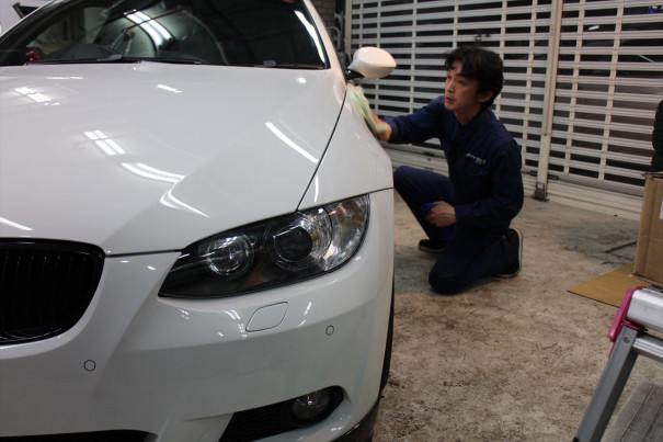 アルピンホワイト Bmw 美白美麗仕上げに自信があります アクセスエボリューション用賀店 カーコーティング カーメンテナンスの専門店 アルピンホワイト Bmw 美白美麗仕上げに自信があります アクセスエボリューション用賀店 カーコーティング カーメンテナンスの専門店