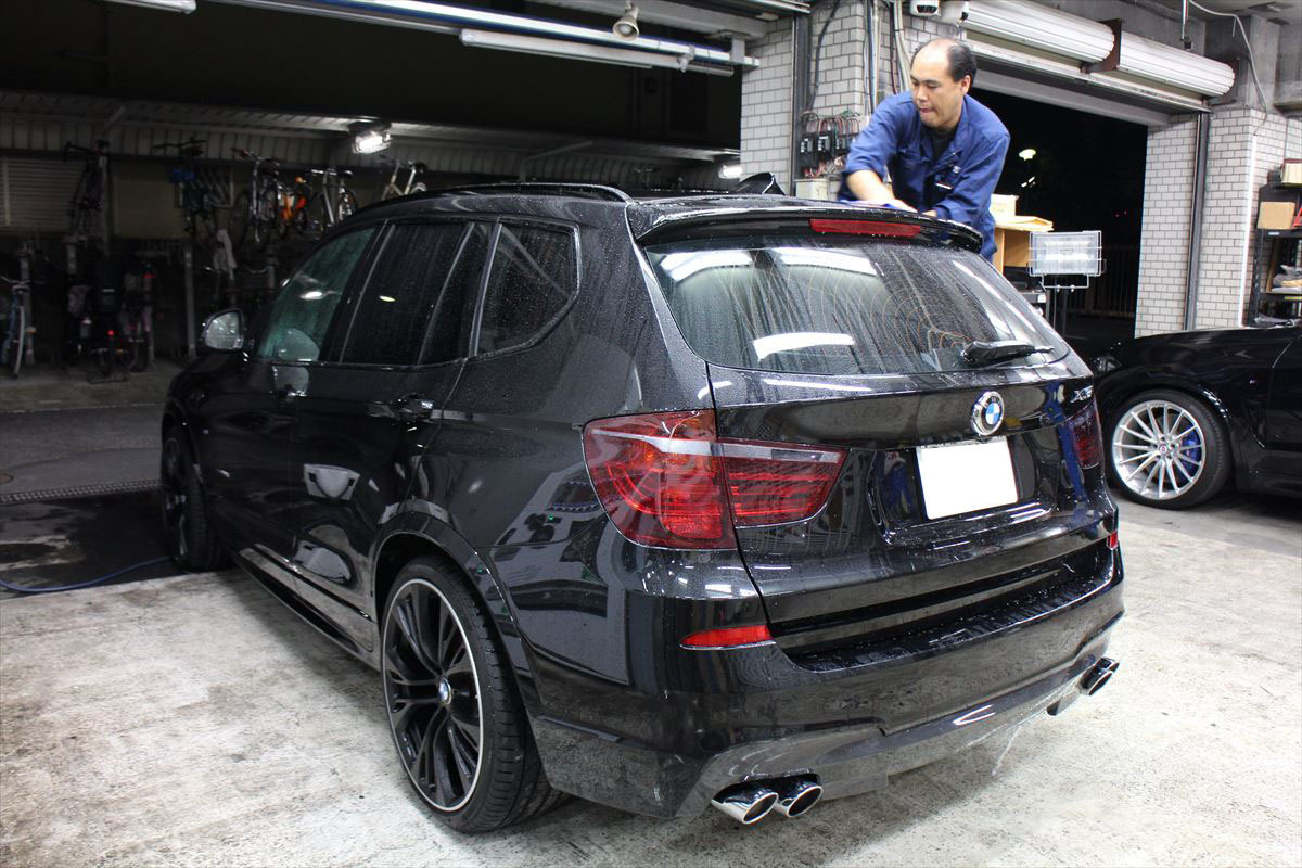 ボディだって輸入車のウィンドウモールだって輝くんです Bmwx3にカーボンコート アクセスエボリューション用賀店 カーコーティング カーメンテナンスの専門店