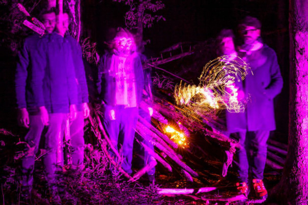 モアレコでも人気となった傑作 Close To The Glass から7年 ドイツを代表するクラウトロック バンド The Notwist の新作が遂に登場 More Records