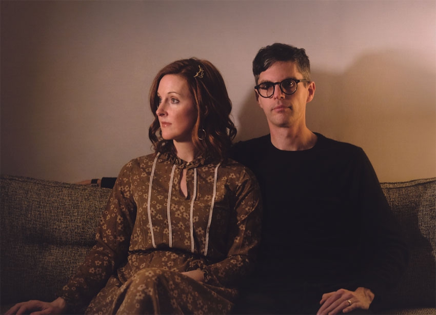 Goldmund / Heliosとして知られる Keith Kenniffと、 彼の奥さん