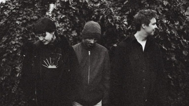 Massive Attack Tricky Portisheadを代表格とした90年代のムーヴメント トリップ ホップ を継承しながらアップデートするユニット Jabu の1stアルバムが登場 More Records