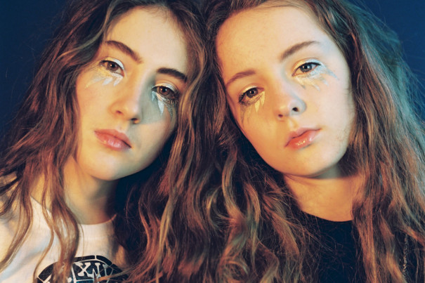 10代の美少女2人によるエクスペリメンタル ポップ デュオ Let S Eat Grandma の新作は プロデューサー陣も豪華です More Records