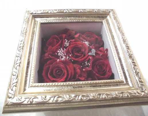 プロポーズに贈られた花束をプリザーブドフラワーに保存加工 群馬県前橋市の花屋 Flowershopはなせんwebsite