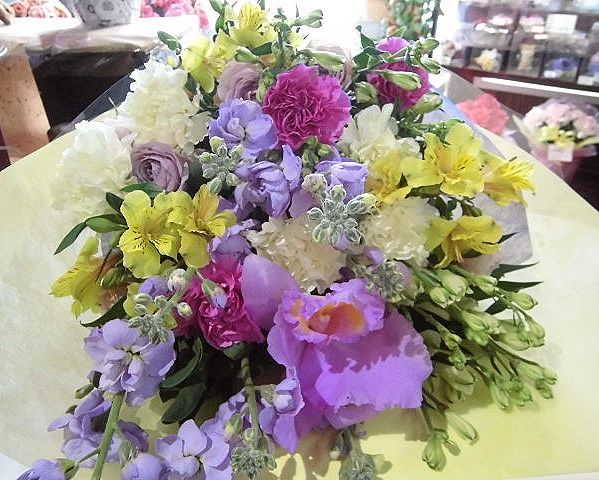 数え年７０歳 満６９歳です 古希のお祝いの花束 群馬県前橋市の花屋 Flowershopはなせんwebsite