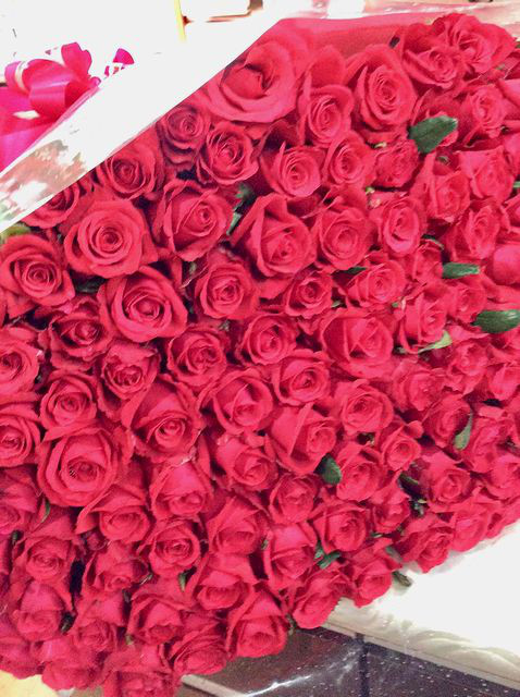 赤バラ１０８本 群馬県前橋市の花屋 Flowershopはなせんwebsite