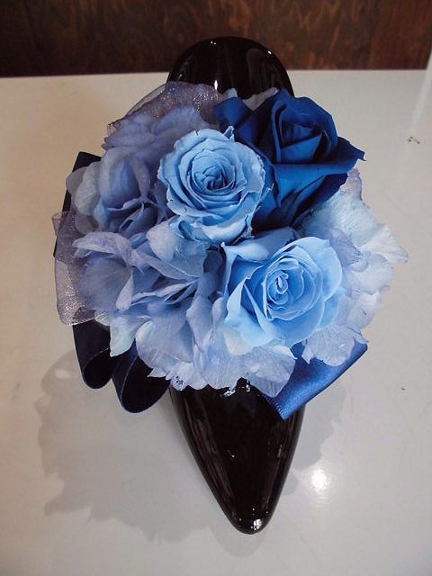 ガラスの靴に青いバラのプリザーブドフラワー 群馬県前橋市の花屋 Flowershopはなせんwebsite ガラスの靴に青いバラのプリザーブドフラワー 群馬県前橋市の花屋 Flowershopはなせんwebsite
