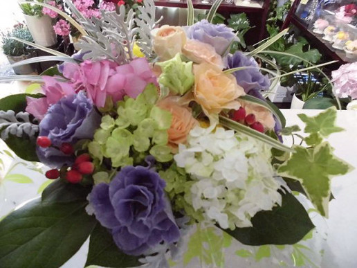 女性の転勤祝いのフラワーアレンジメント 群馬県前橋市の花屋 Flowershopはなせんwebsite
