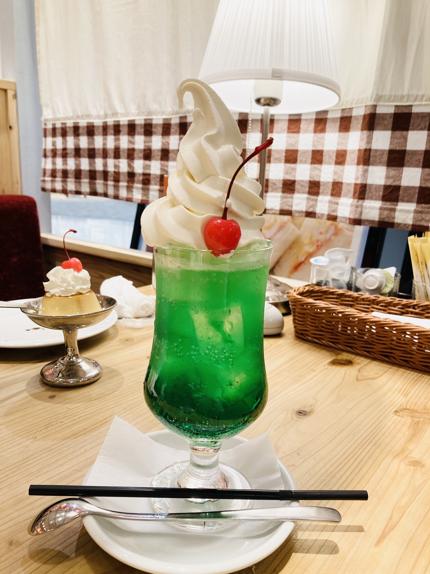 クリームソーダを喫しました | ▷サカナ缶▷