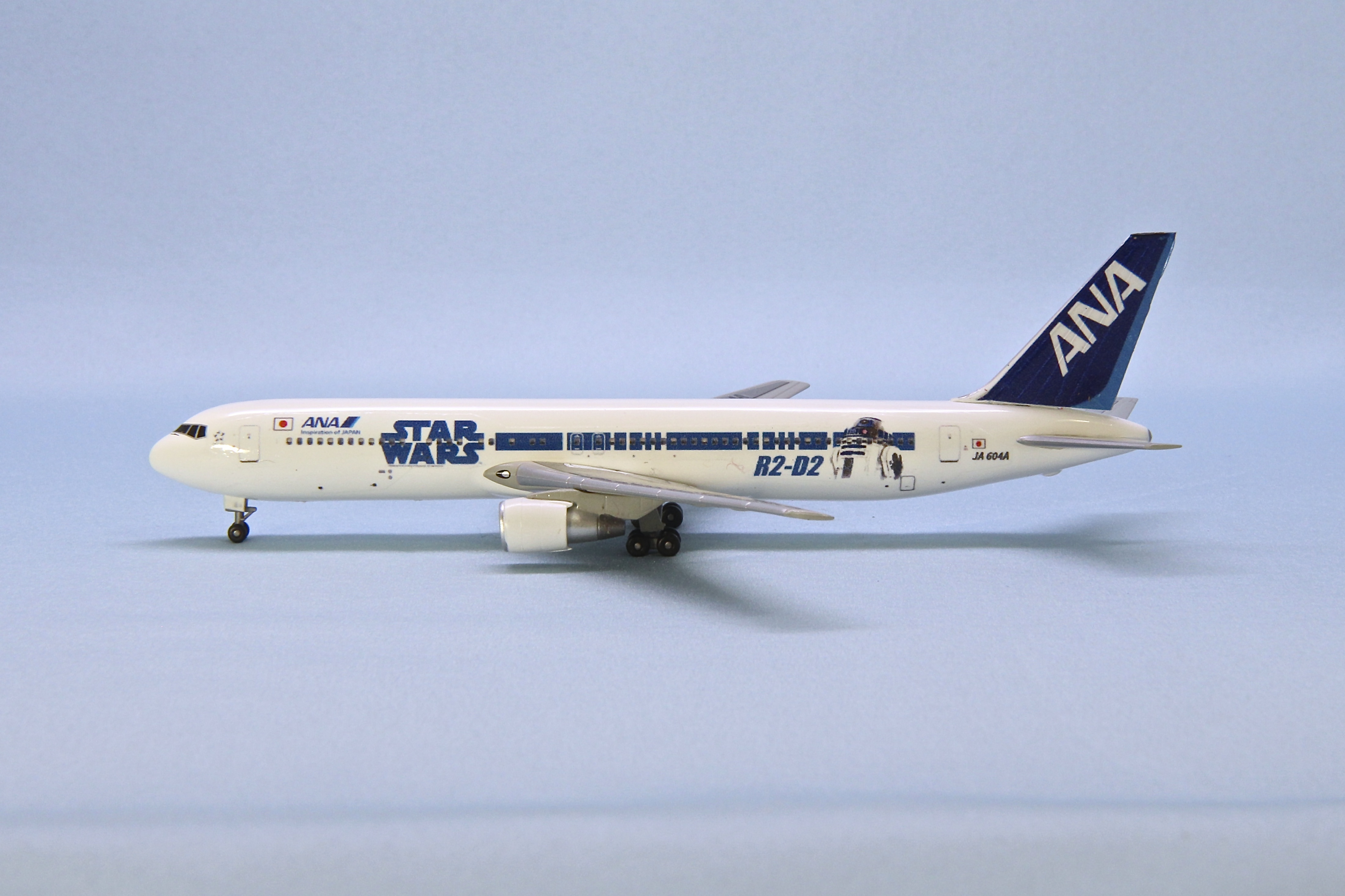 1/200 ANA B767-300ER JA604A スターウォーズジェット本体は金属製です