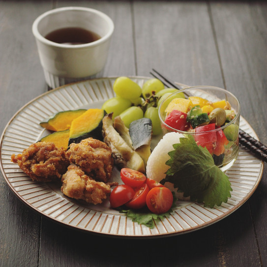 おにぎりと唐揚げのワンプレートランチ Pasocafe Blog おにぎりと唐揚げのワンプレートランチ Pasocafe Blog