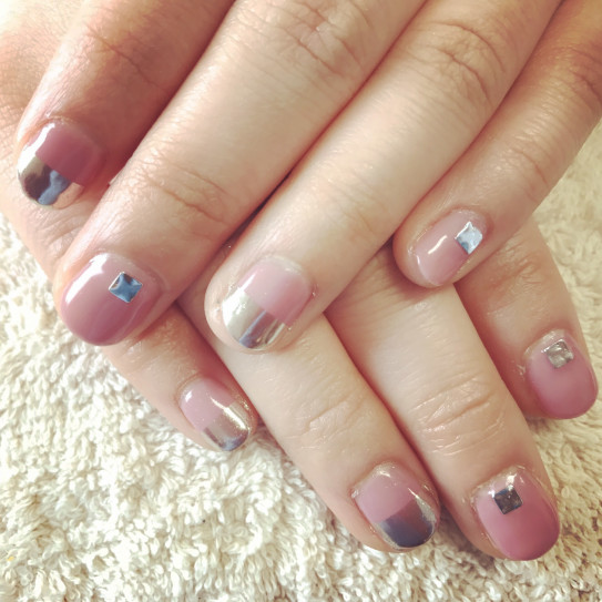 春カラーピンクでフレンチミラーネイル Aquario Nailsalon