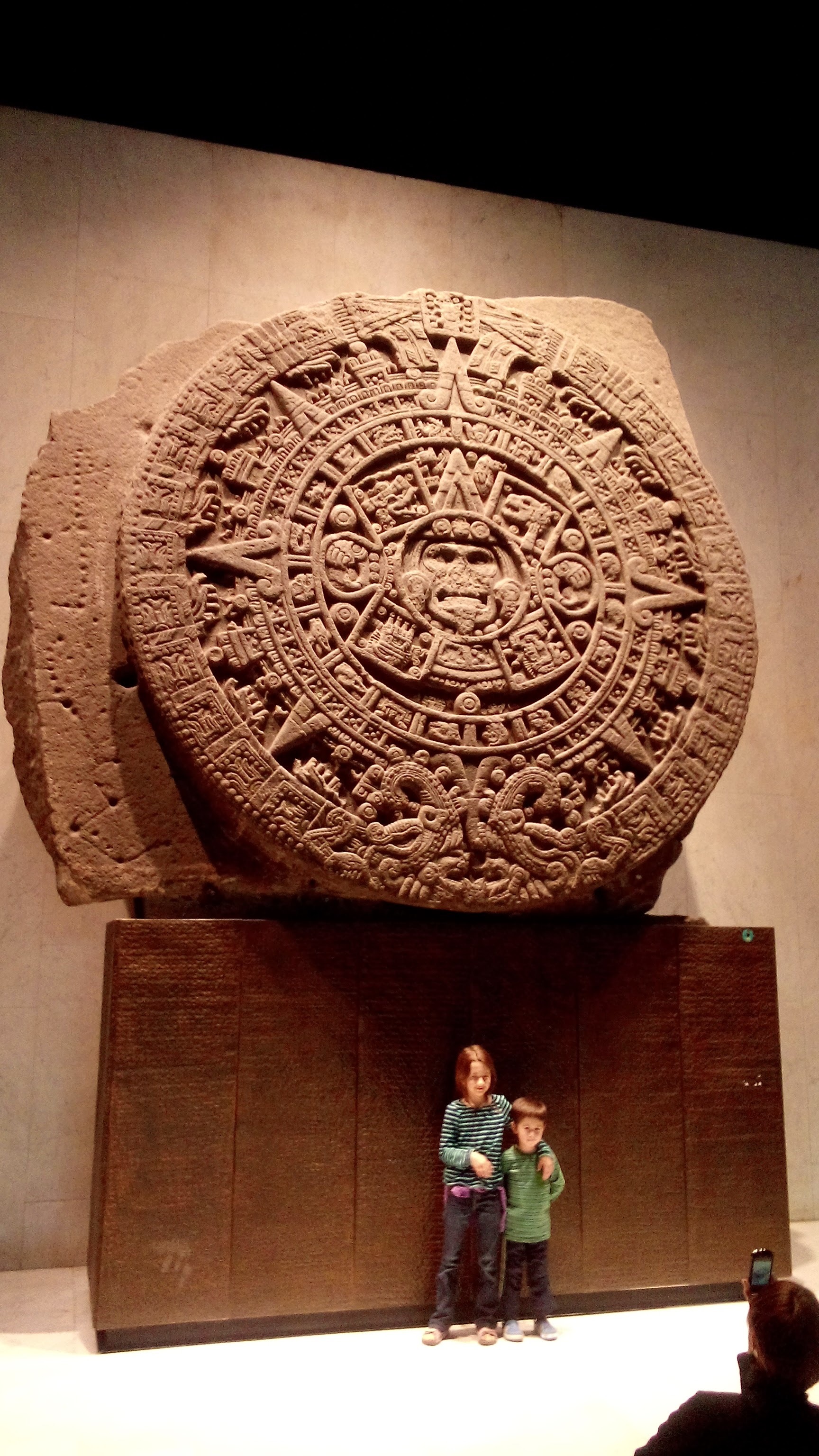 アステカの太陽の石、カレンダー、メソアメリカ文化, Aztec sun