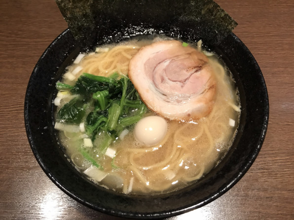 家系ラーメン 壱壱家 呉服町 ラーメン並 680円 福岡ラーメン通信