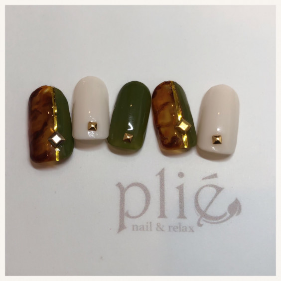 秋色カーキ べっ甲ネイル Plie Nail