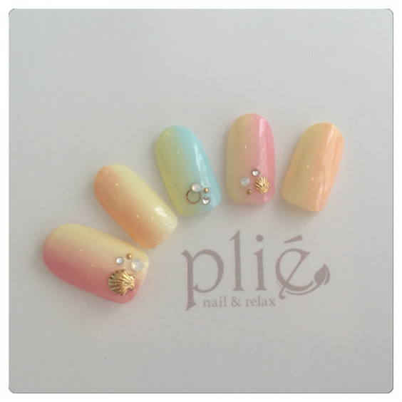 カラフル縦グラデーション Plie Nail