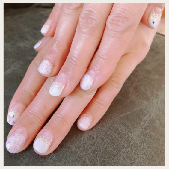 お上品なツイード シェルの甘辛ネイル Plie Nail